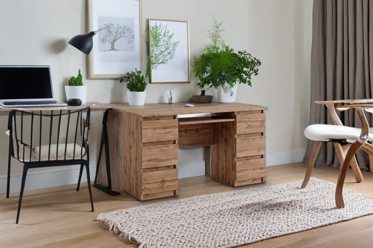 Raumfoto 2: ein Schreibtisch mit sechs Schubladen, dasselbe Produktfoto in einem eingerichteten Raum