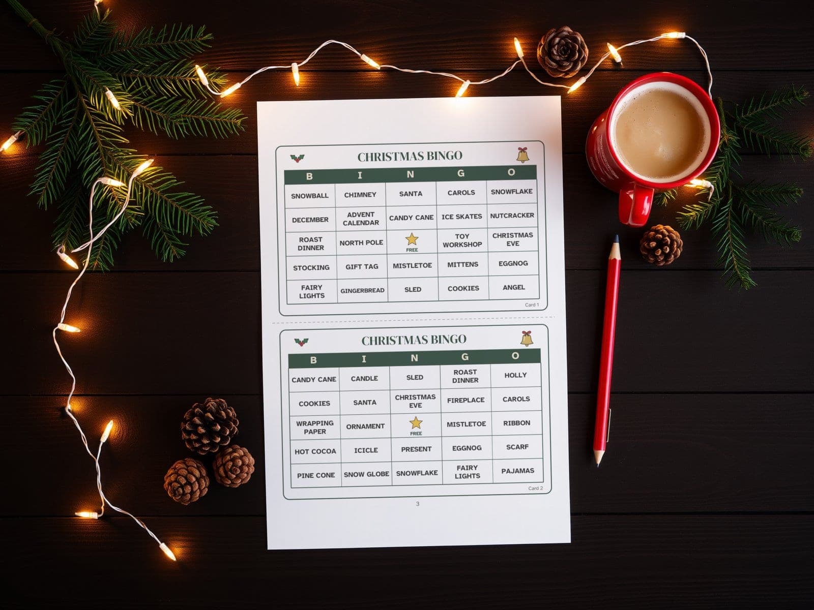 Die Seite ausgedruckt, von oben gesehen: zwei Weihnachts-Bingo-Karten